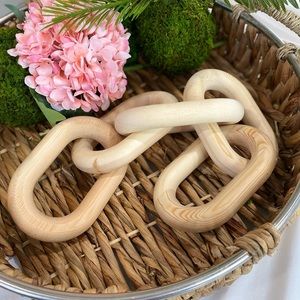 Wood Chain Link Table Decor